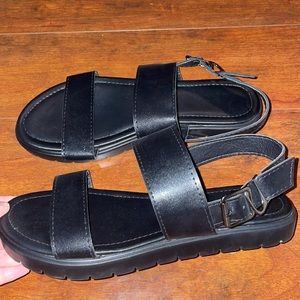 BLACK SANDALS